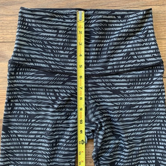 Lululemon Wunder Under Feather Crop II Full-On Luon Roll Down Black 24" Pants - Picture 6 of 8